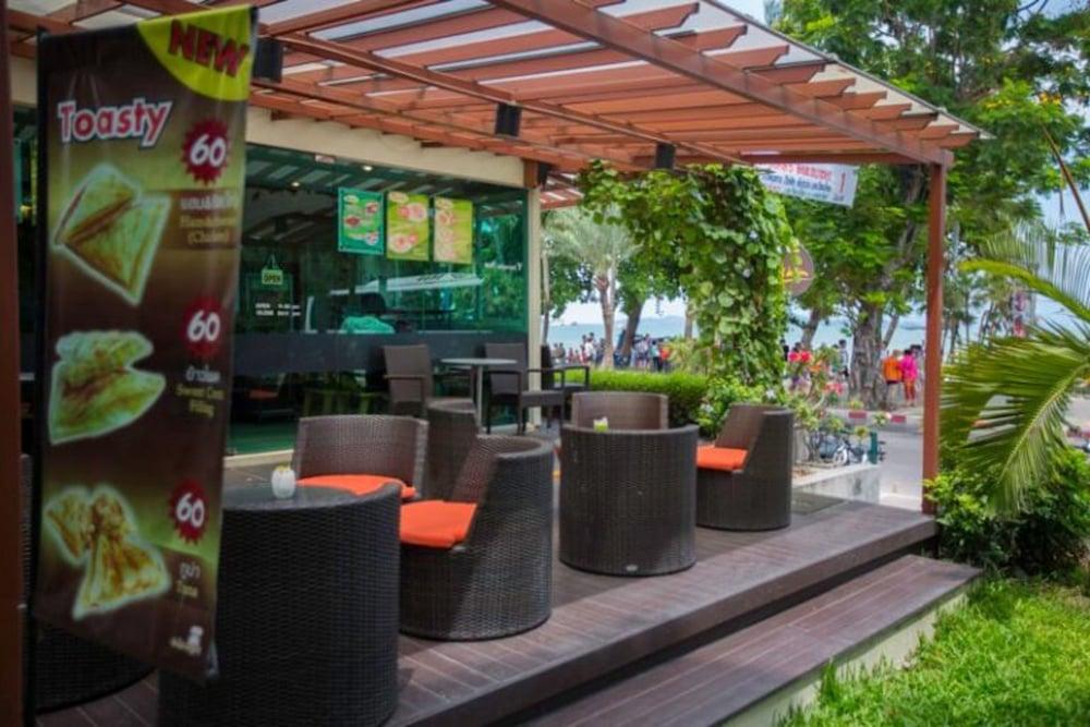 Twin Palms Resort Pattaya, Sha Extra Plus Certified Exterior photo