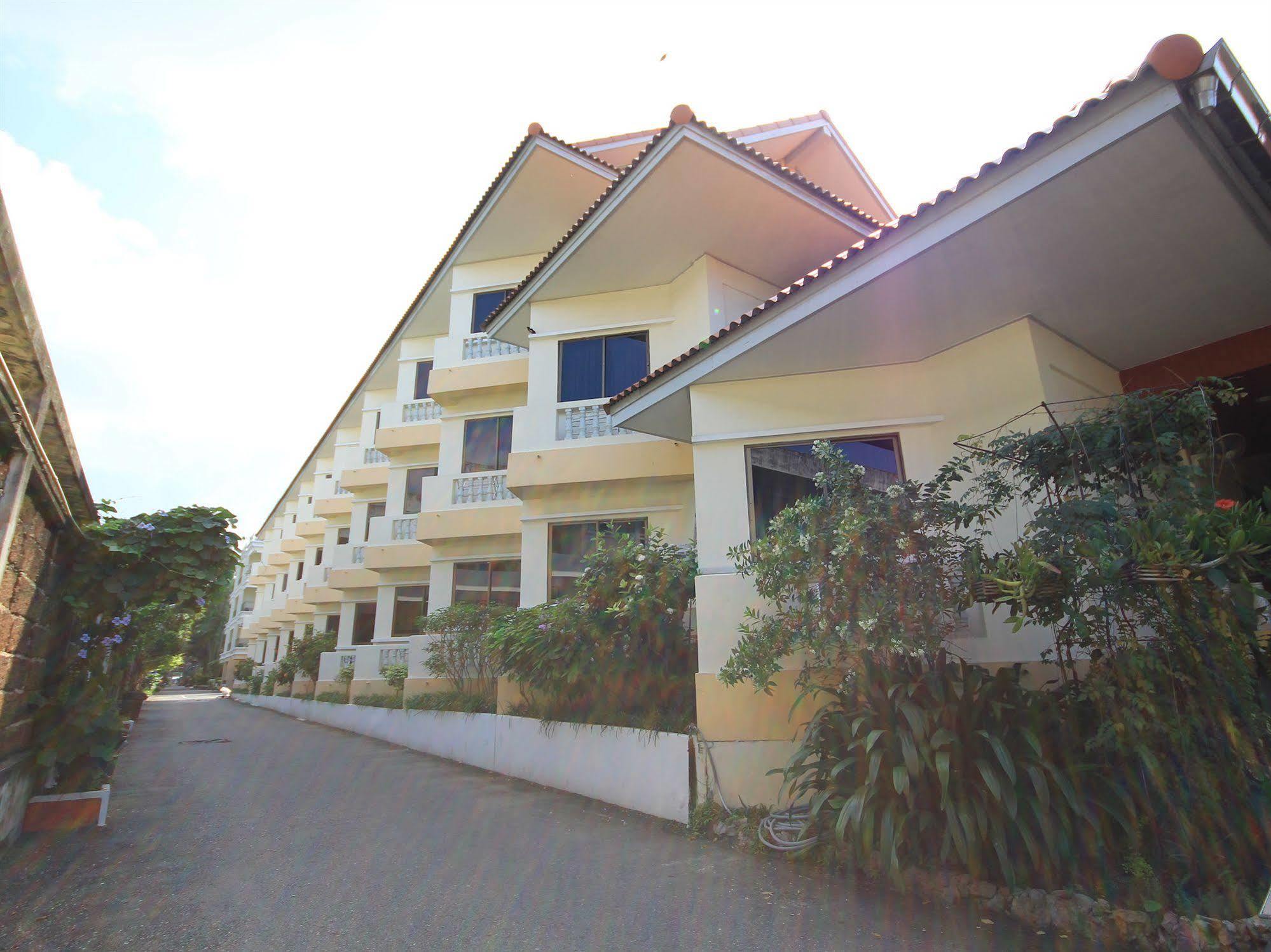 Twin Palms Resort Pattaya, Sha Extra Plus Certified Exterior photo