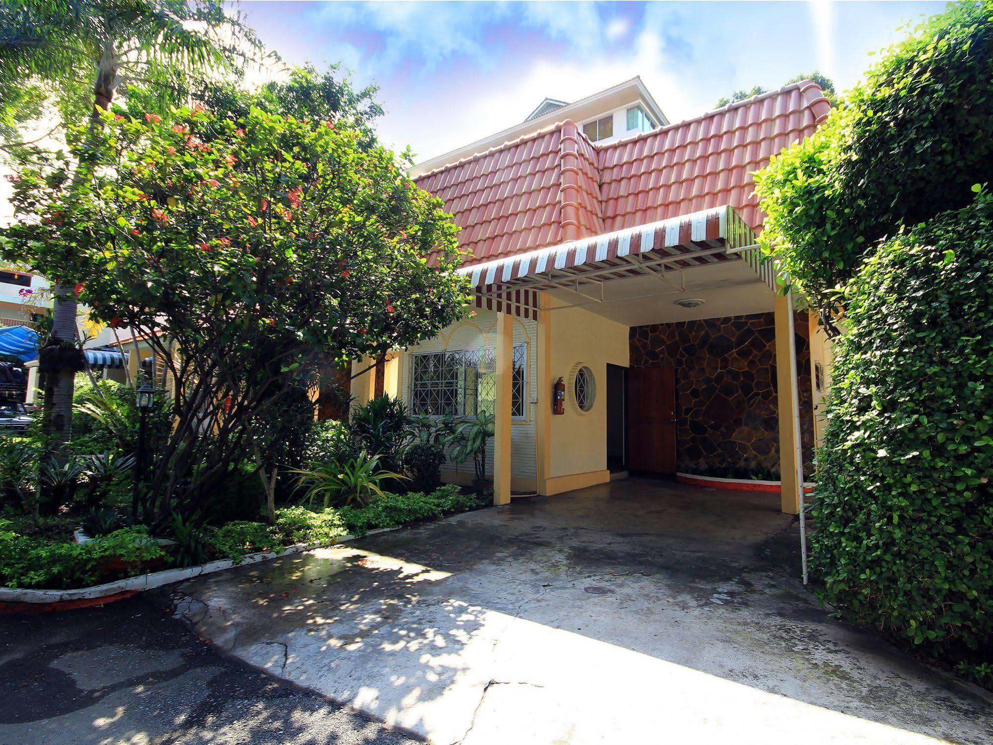 Twin Palms Resort Pattaya, Sha Extra Plus Certified Exterior photo
