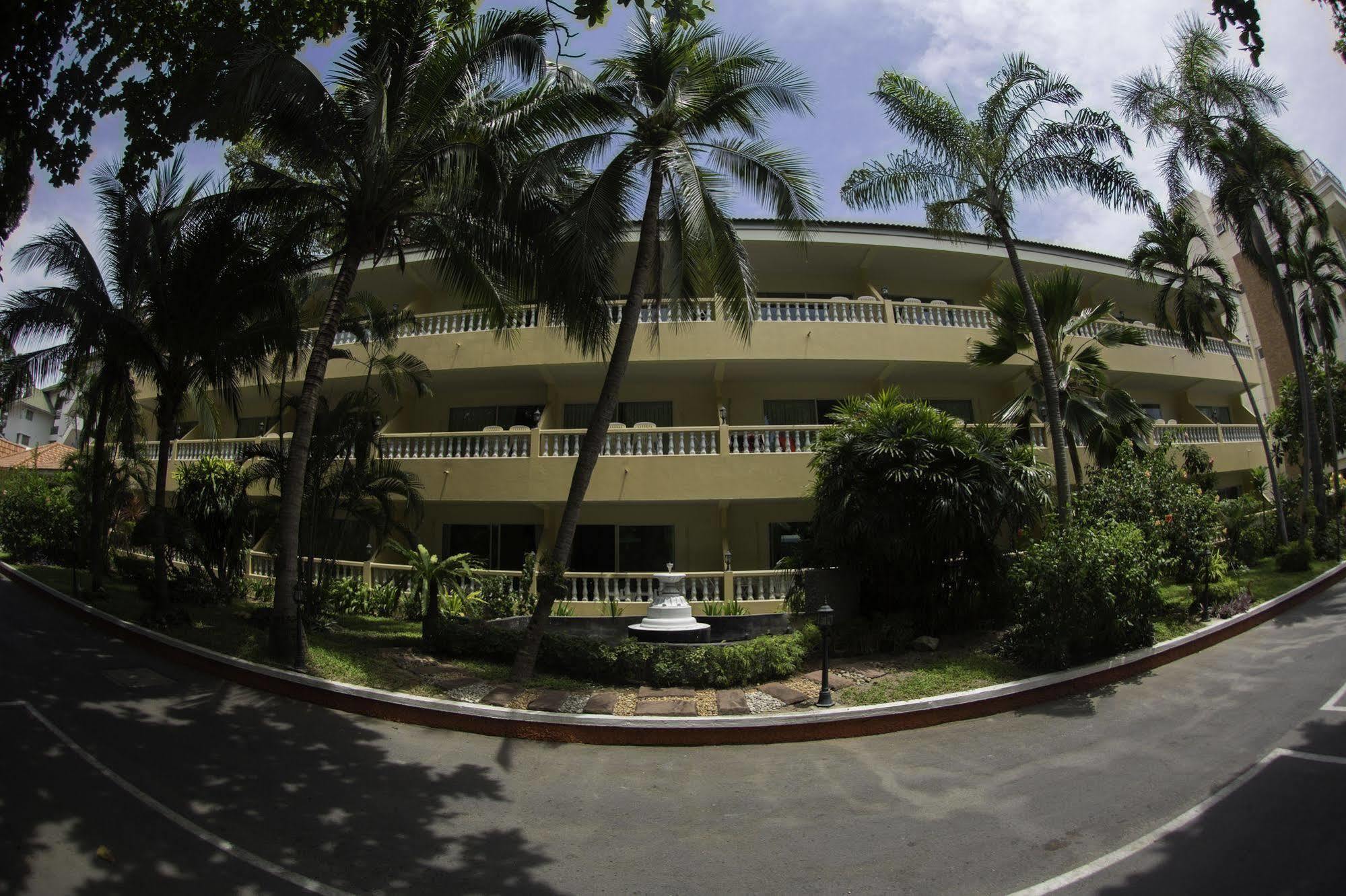 Twin Palms Resort Pattaya, Sha Extra Plus Certified Exterior photo