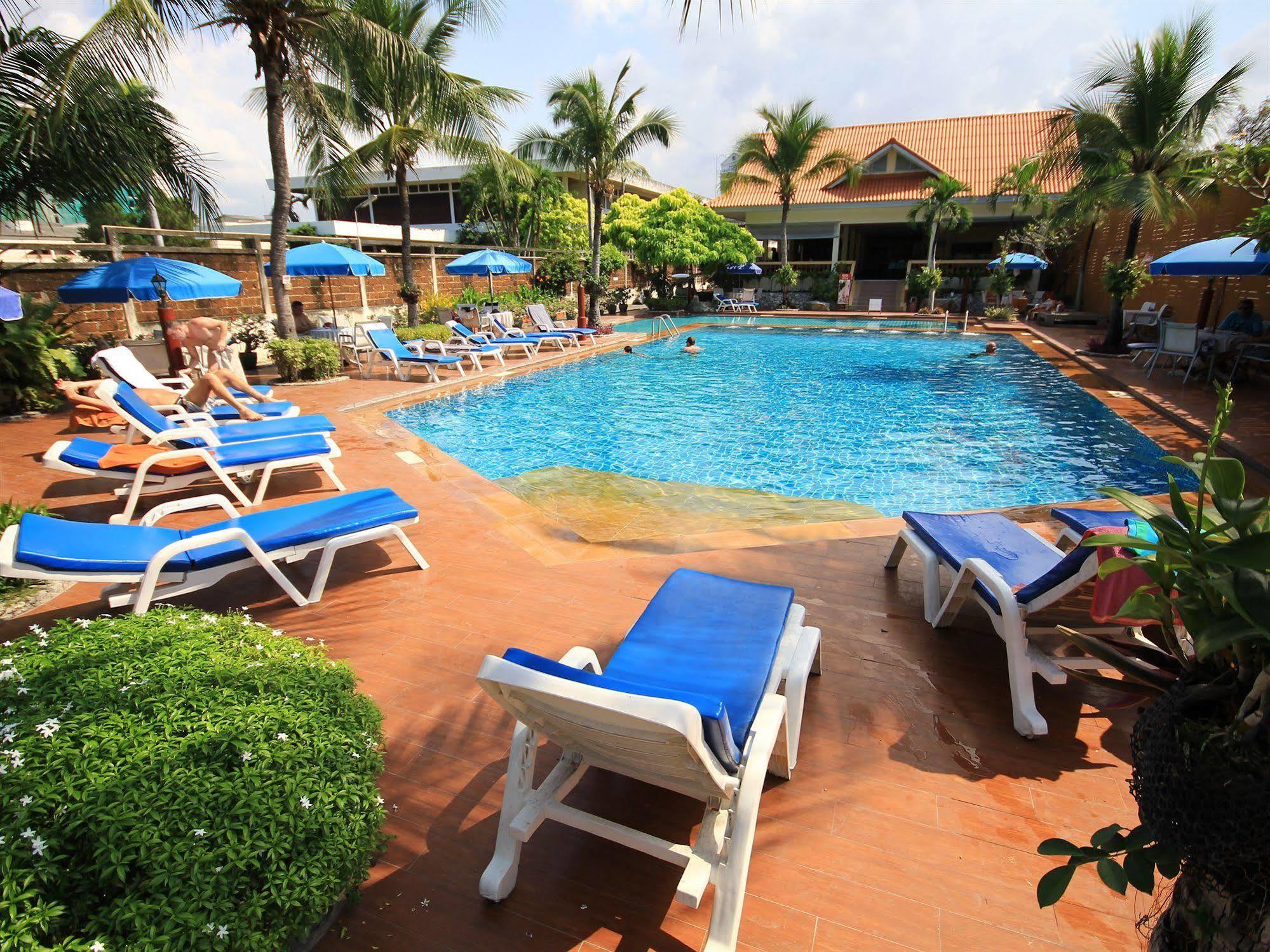 Twin Palms Resort Pattaya, Sha Extra Plus Certified Exterior photo